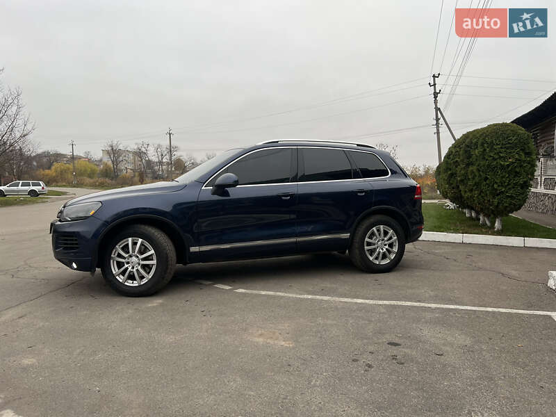 Внедорожник / Кроссовер Volkswagen Touareg 2012 в Белой Церкви