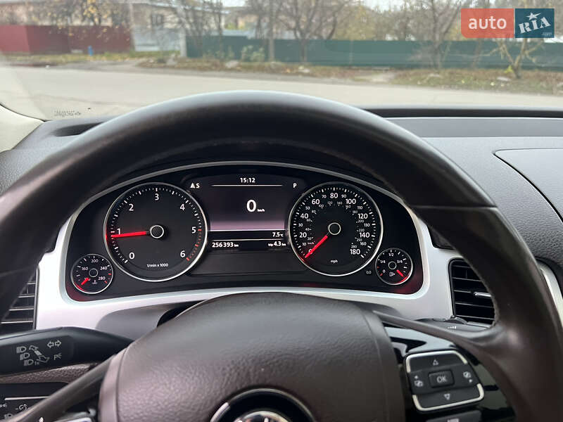 Внедорожник / Кроссовер Volkswagen Touareg 2012 в Белой Церкви