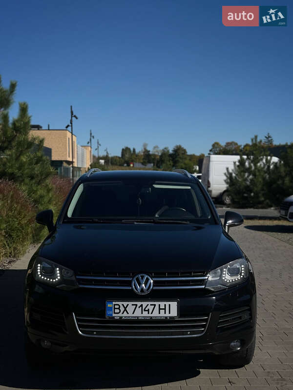 Позашляховик / Кросовер Volkswagen Touareg 2013 в Хмельницькому
