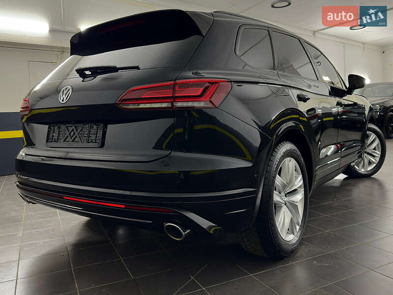 Позашляховик / Кросовер Volkswagen Touareg 2019 в Козятині