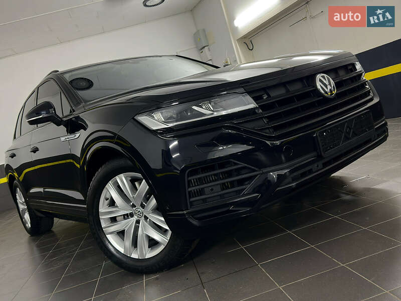 Позашляховик / Кросовер Volkswagen Touareg 2019 в Козятині