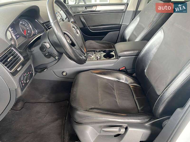 Позашляховик / Кросовер Volkswagen Touareg 2012 в Миколаєві