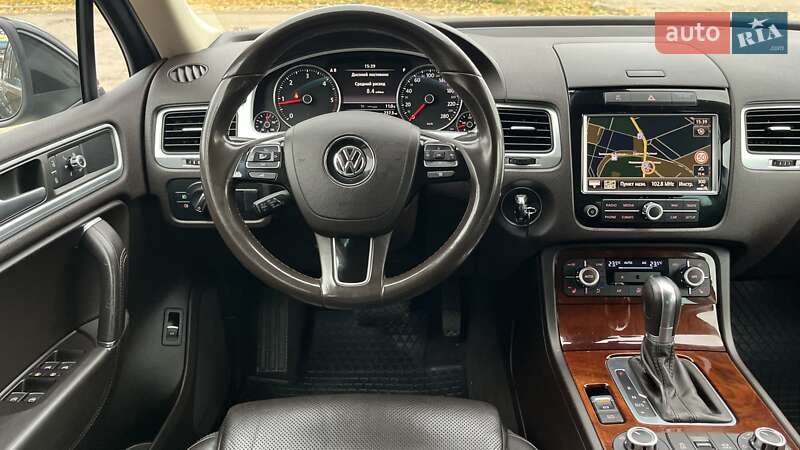 Позашляховик / Кросовер Volkswagen Touareg 2014 в Миколаєві