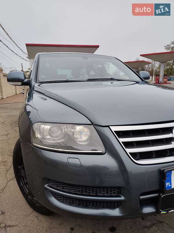 Позашляховик / Кросовер Volkswagen Touareg 2006 в Краматорську