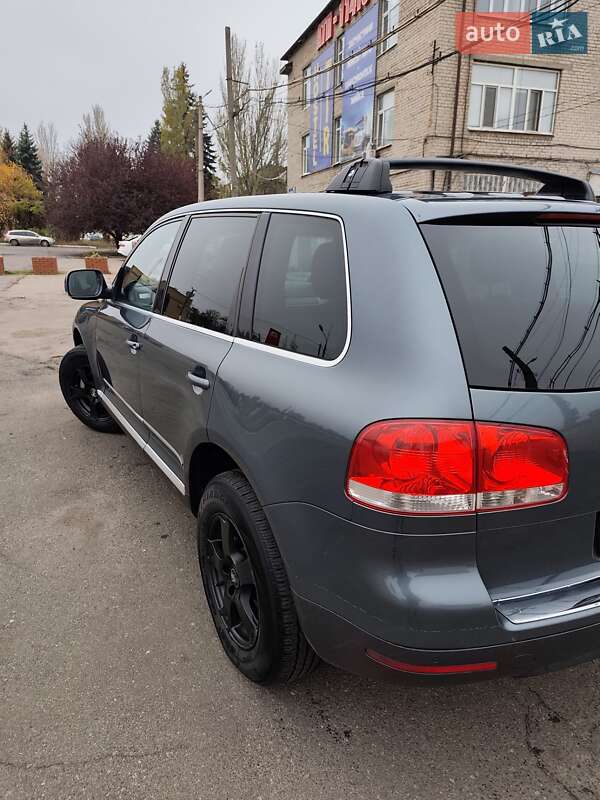 Позашляховик / Кросовер Volkswagen Touareg 2006 в Краматорську