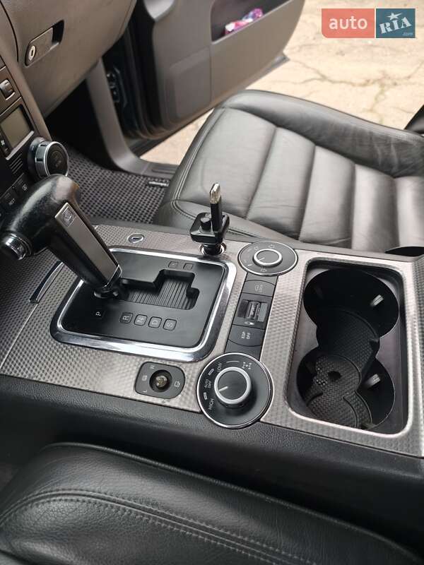 Позашляховик / Кросовер Volkswagen Touareg 2006 в Краматорську