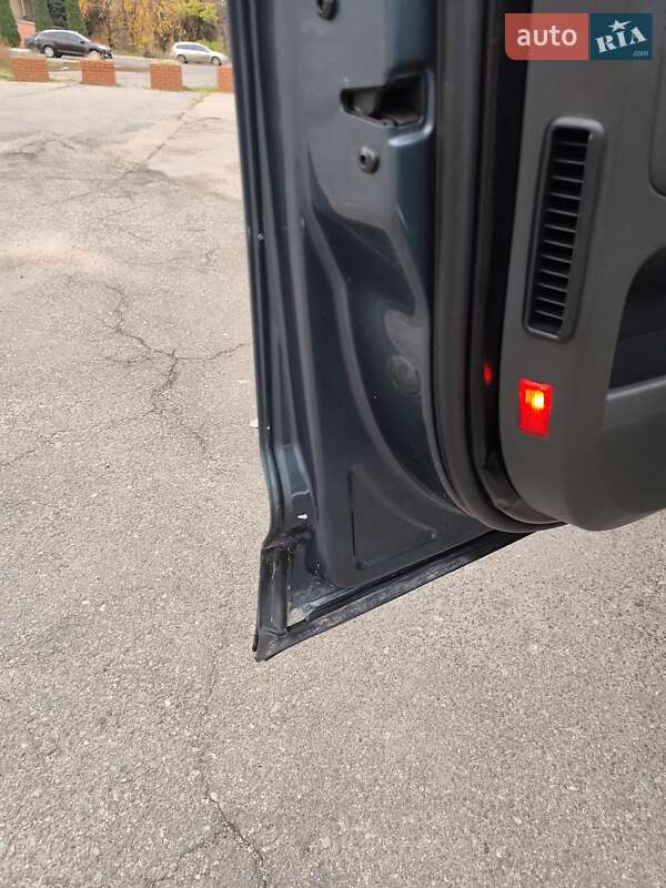 Позашляховик / Кросовер Volkswagen Touareg 2006 в Краматорську