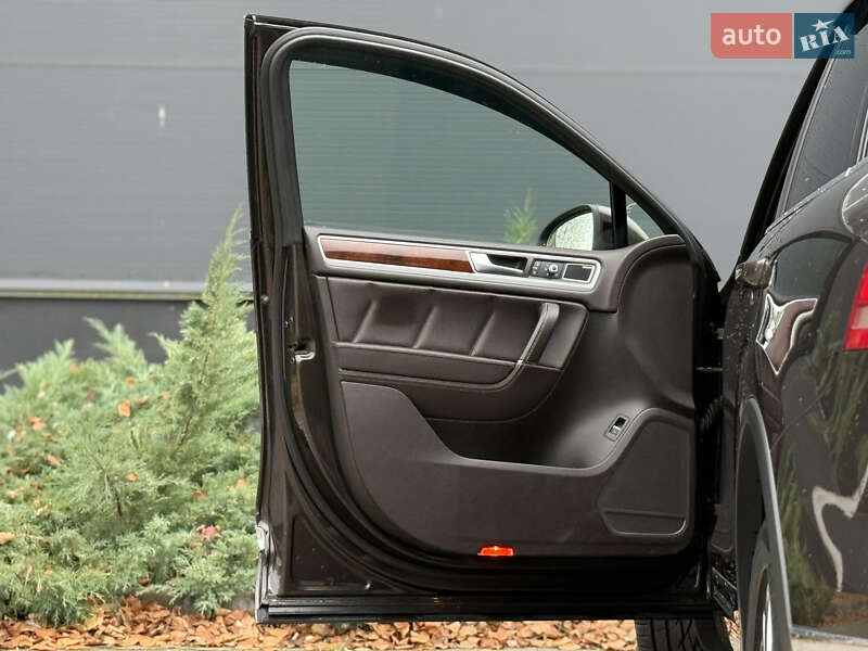 Позашляховик / Кросовер Volkswagen Touareg 2016 в Білій Церкві