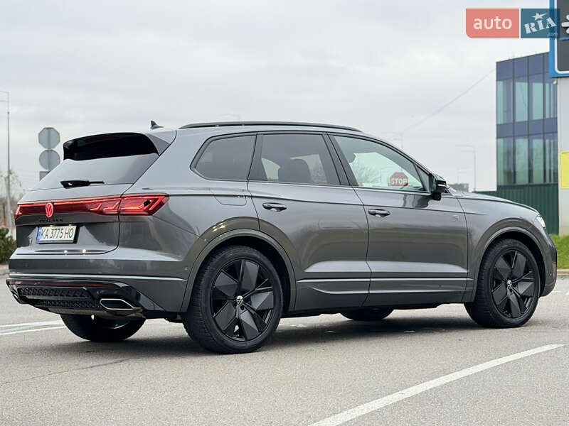 Позашляховик / Кросовер Volkswagen Touareg 2024 в Києві