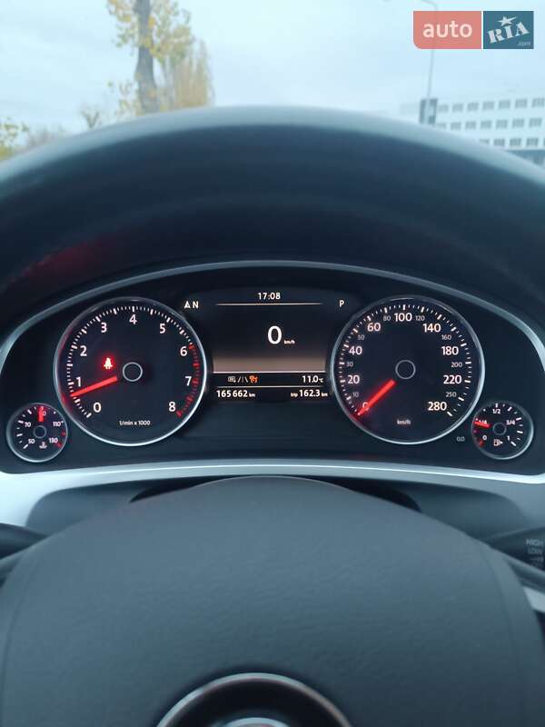 Внедорожник / Кроссовер Volkswagen Touareg 2015 в Киеве фото 12 Внедорожник / Кроссовер Volkswagen Touareg 2015 в Киеве