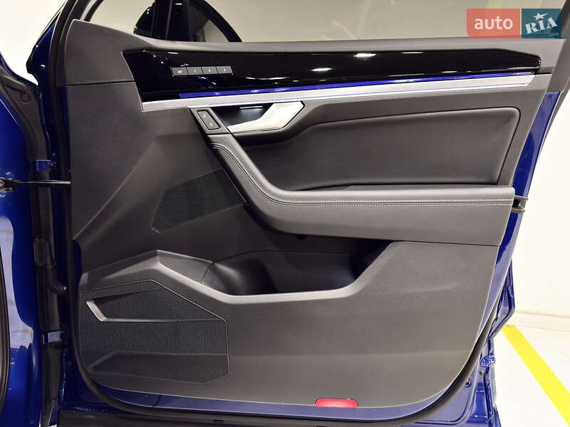 Позашляховик / Кросовер Volkswagen Touareg 2022 в Києві