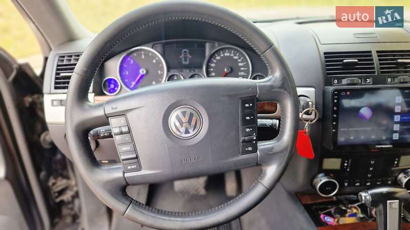 Позашляховик / Кросовер Volkswagen Touareg 2008 в Рівному