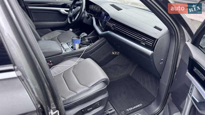 Позашляховик / Кросовер Volkswagen Touareg 2022 в Києві