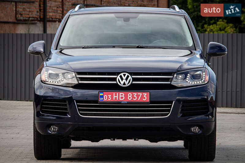 Позашляховик / Кросовер Volkswagen Touareg 2013 в Нововолинську