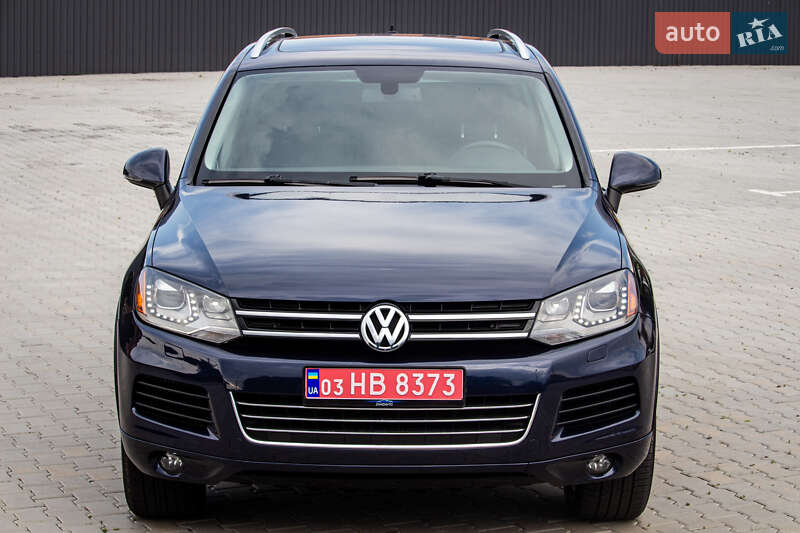 Позашляховик / Кросовер Volkswagen Touareg 2013 в Нововолинську