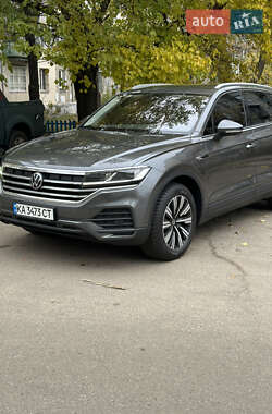 Внедорожник / Кроссовер Volkswagen Touareg 2021 в Киеве