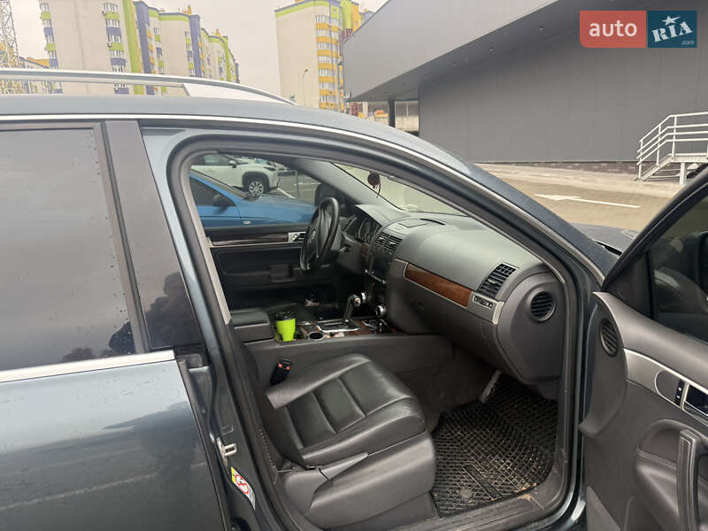 Позашляховик / Кросовер Volkswagen Touareg 2008 в Києві