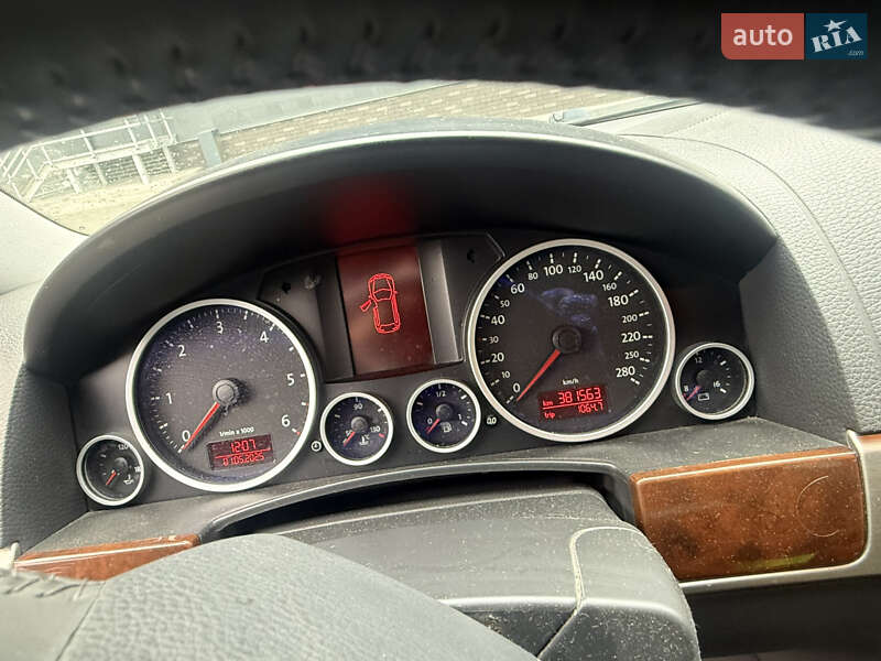 Позашляховик / Кросовер Volkswagen Touareg 2008 в Києві