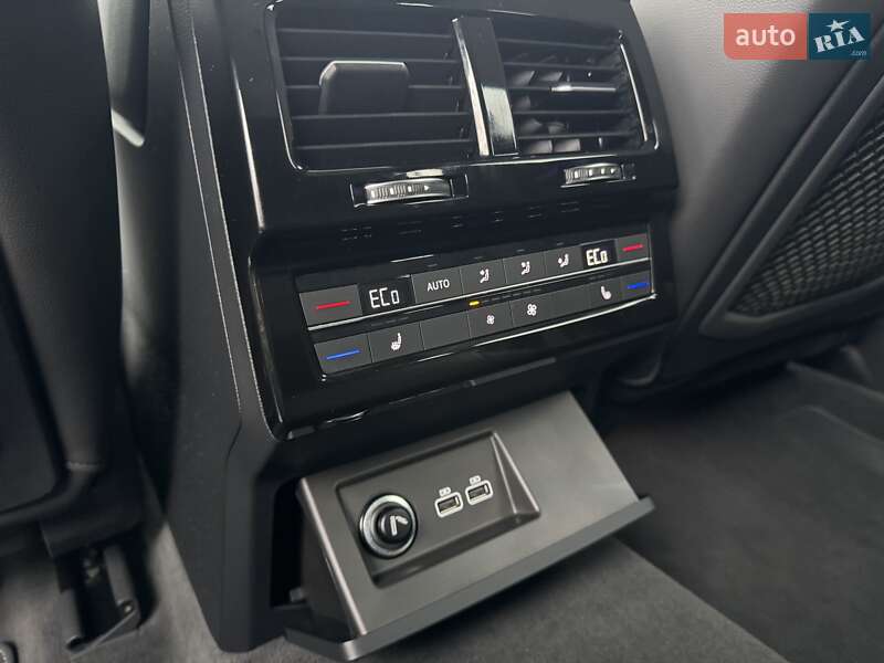 Внедорожник / Кроссовер Volkswagen Touareg 2020 в Хмельницком