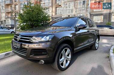 Внедорожник / Кроссовер Volkswagen Touareg 2011 в Кропивницком