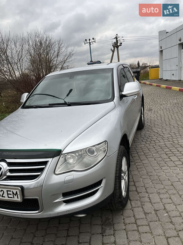 Позашляховик / Кросовер Volkswagen Touareg 2008 в Львові