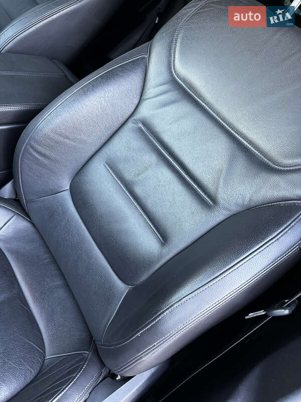 Внедорожник / Кроссовер Volkswagen Touareg 2015 в Новомосковске