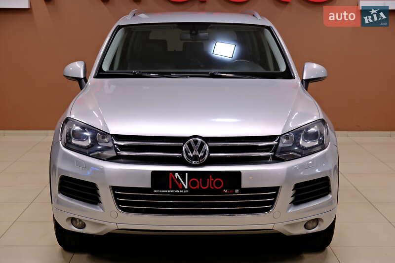 Позашляховик / Кросовер Volkswagen Touareg 2013 в Одесі