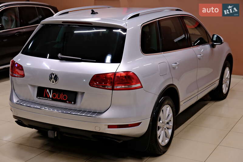 Позашляховик / Кросовер Volkswagen Touareg 2013 в Одесі