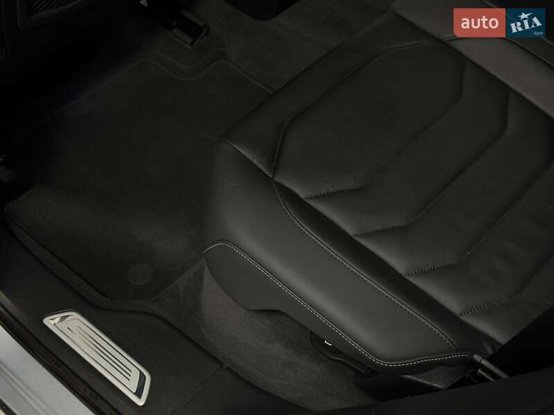 Позашляховик / Кросовер Volkswagen Touareg 2020 в Тернополі