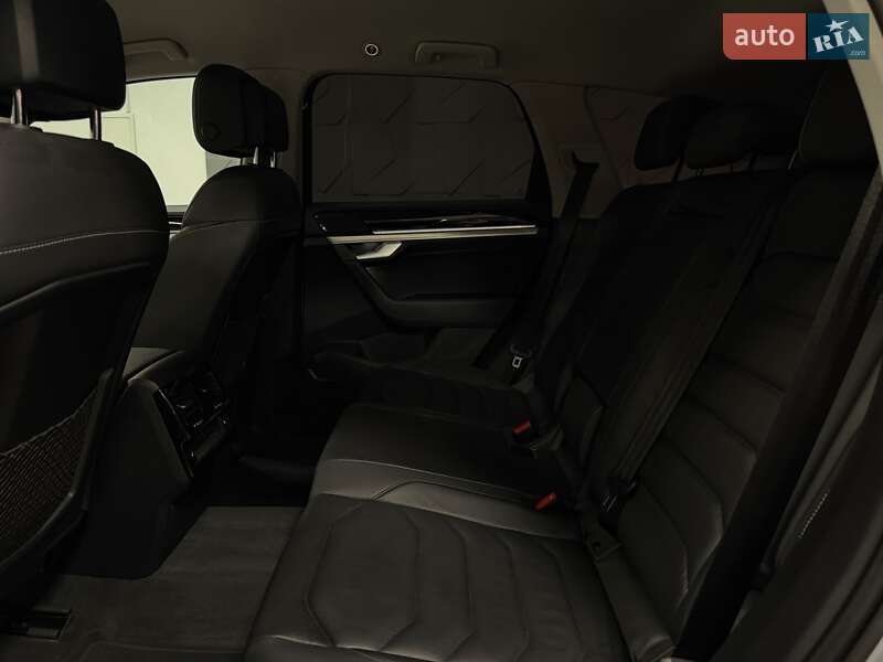 Позашляховик / Кросовер Volkswagen Touareg 2020 в Тернополі
