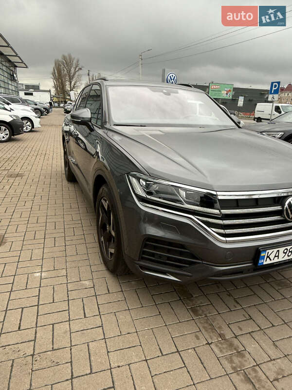 Внедорожник / Кроссовер Volkswagen Touareg 2024 в Киеве
