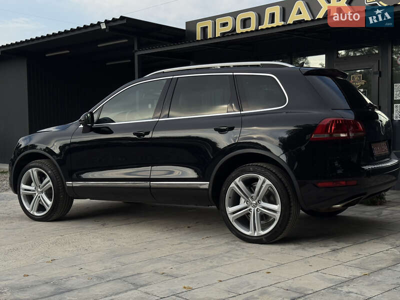 Позашляховик / Кросовер Volkswagen Touareg 2014 в Івано-Франківську