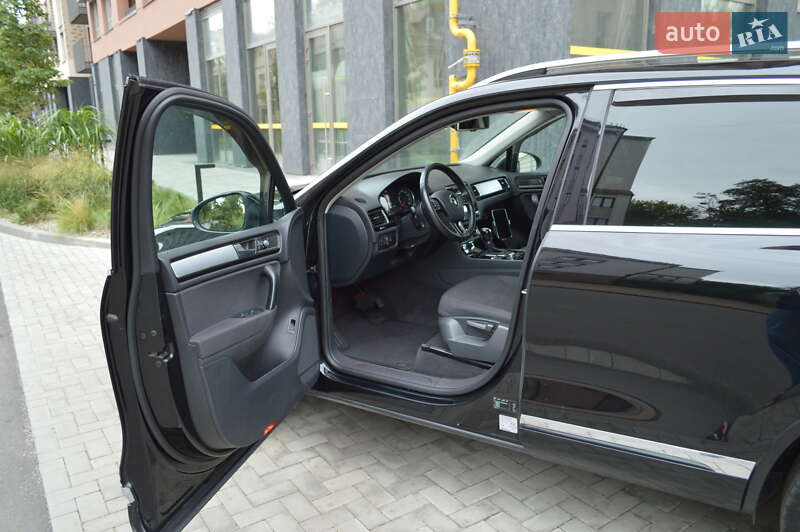 Позашляховик / Кросовер Volkswagen Touareg 2014 в Києві фото 20 Позашляховик / Кросовер Volkswagen Touareg 2014 в Києві