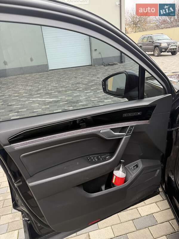 Внедорожник / Кроссовер Volkswagen Touareg 2021 в Киеве