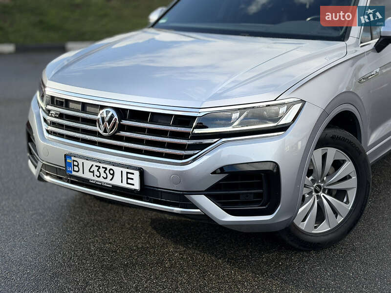 Внедорожник / Кроссовер Volkswagen Touareg 2018 в Киеве фото 3 Внедорожник / Кроссовер Volkswagen Touareg 2018 в Киеве