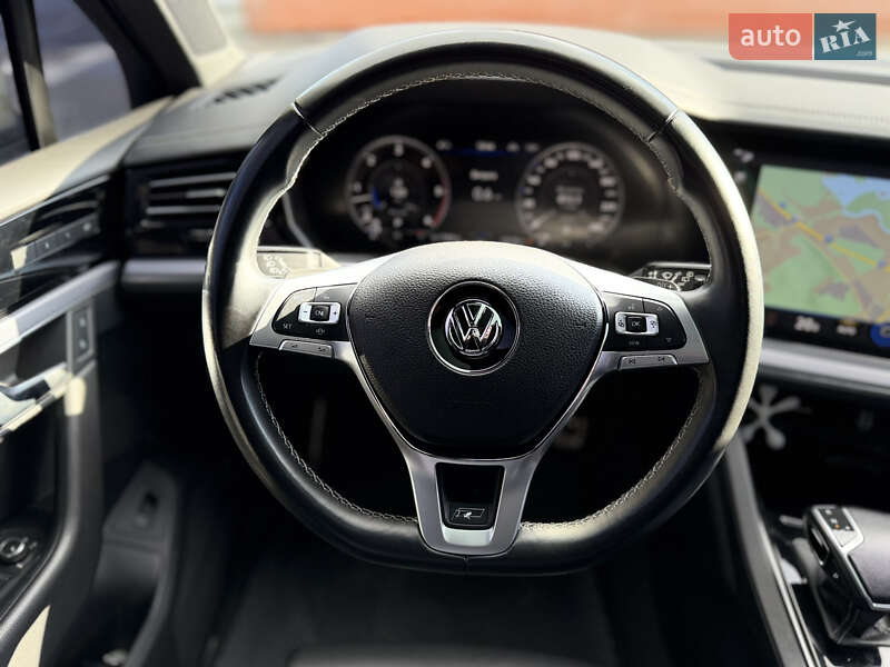 Внедорожник / Кроссовер Volkswagen Touareg 2018 в Киеве фото 20 Внедорожник / Кроссовер Volkswagen Touareg 2018 в Киеве