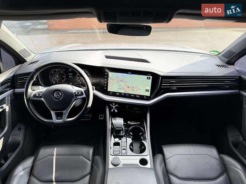 Внедорожник / Кроссовер Volkswagen Touareg 2018 в Киеве фото 24 Внедорожник / Кроссовер Volkswagen Touareg 2018 в Киеве
