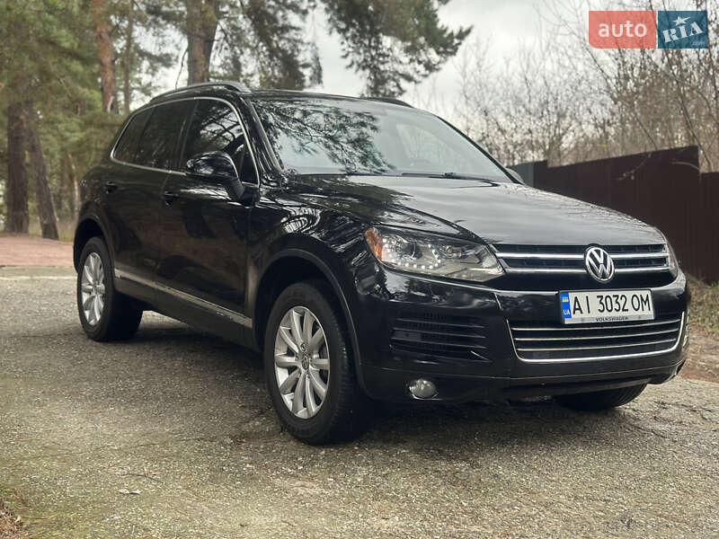 Внедорожник / Кроссовер Volkswagen Touareg 2011 в Киеве