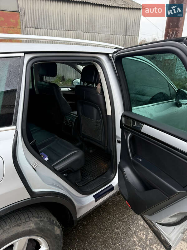 Внедорожник / Кроссовер Volkswagen Touareg 2013 в Брацлаве