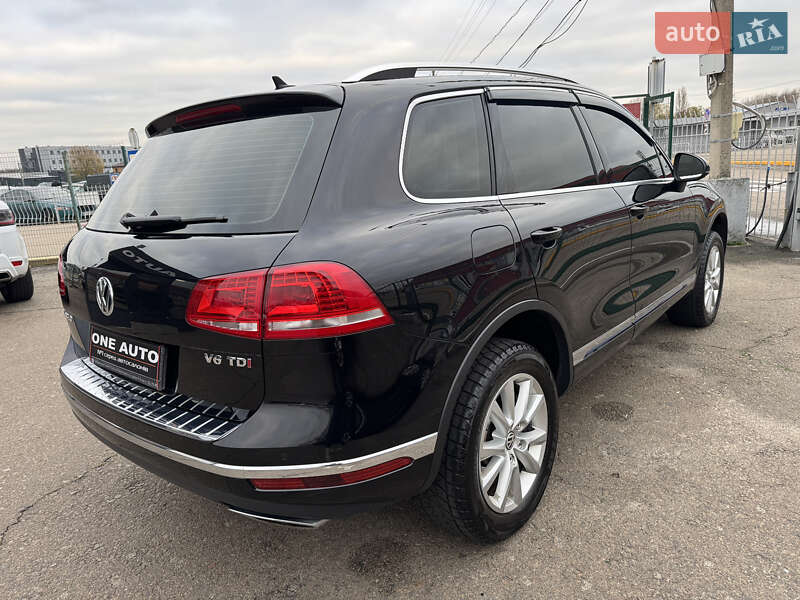 Внедорожник / Кроссовер Volkswagen Touareg 2017 в Киеве