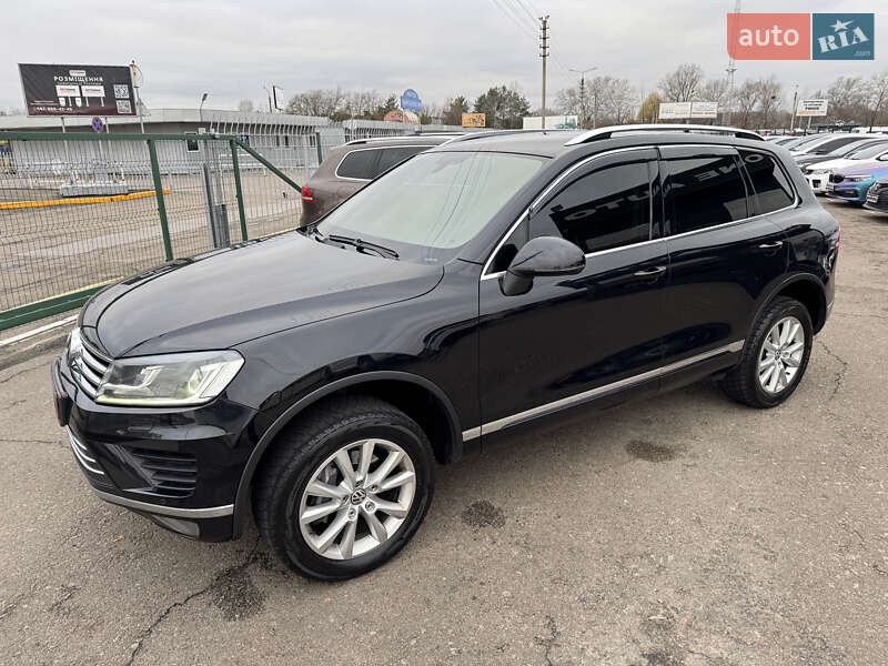 Внедорожник / Кроссовер Volkswagen Touareg 2017 в Киеве