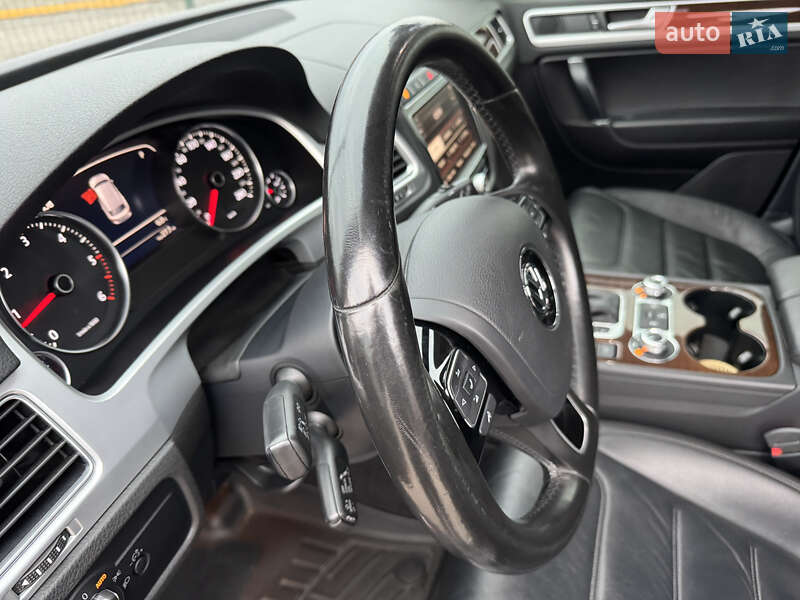 Внедорожник / Кроссовер Volkswagen Touareg 2017 в Киеве