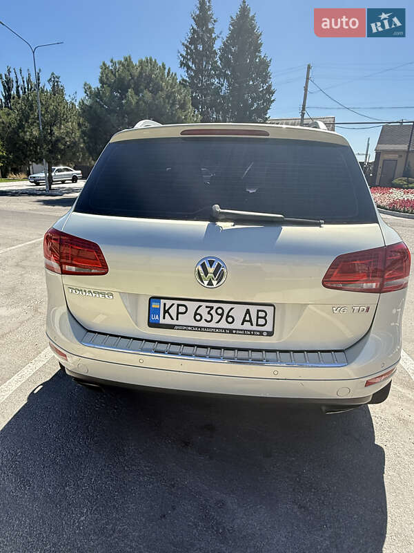 Внедорожник / Кроссовер Volkswagen Touareg 2013 в Запорожье