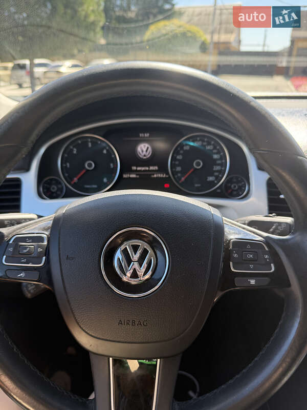 Внедорожник / Кроссовер Volkswagen Touareg 2013 в Запорожье