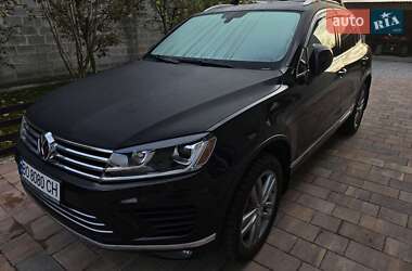 Позашляховик / Кросовер Volkswagen Touareg 2015 в Чорткові