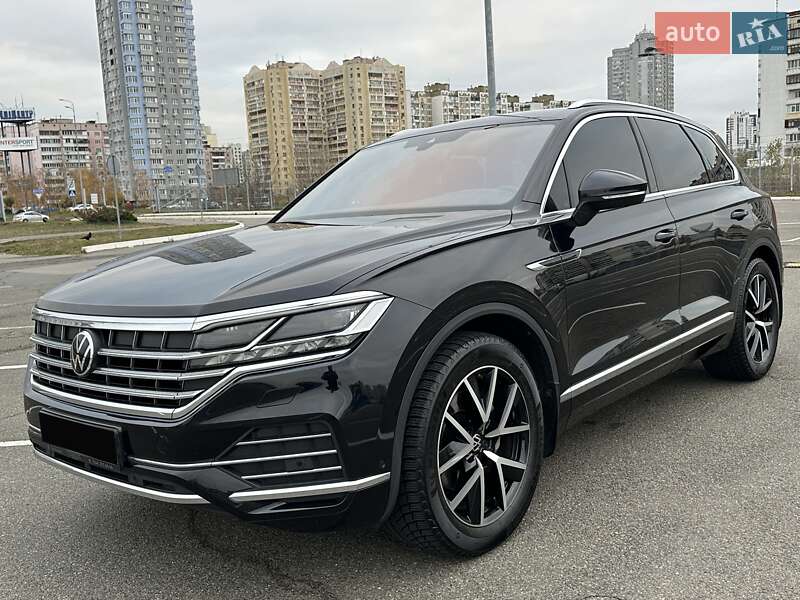 Внедорожник / Кроссовер Volkswagen Touareg 2021 в Киеве