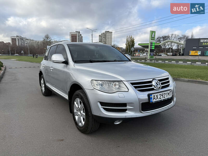 Внедорожник / Кроссовер Volkswagen Touareg 2008 в Харькове