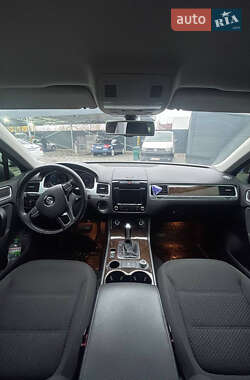 Внедорожник / Кроссовер Volkswagen Touareg 2013 в Полтаве