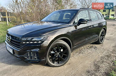 Внедорожник / Кроссовер Volkswagen Touareg 2021 в Киеве