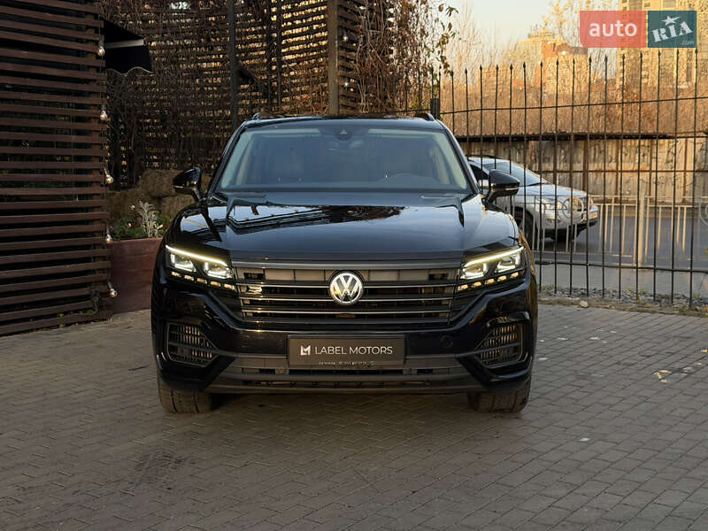 Внедорожник / Кроссовер Volkswagen Touareg 2020 в Киеве